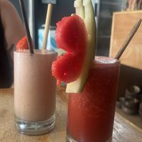 Strawberry smoothie (good), melon‘n‘mint (ok but not amazing)  at Juju in 