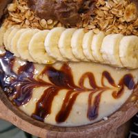 Smoothie bowl with apple and granola at Juju in 