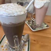 Milkshake de oreo e de morango  at Guará in Vila Nova De Gaia