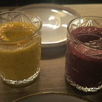 Zumo del día y limonada at Guará in Vila Nova De Gaia