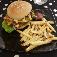 Crispy Chickn Burger ♡ at Slaughterhouse Vegan in Calangute