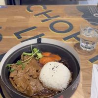 The seitan meal has changed a bit: less greens and onion nowadays. Also seitan seems a bit thicker?? 🤔🤔 Still very delicious meal!  at Sizzle Station in Helsinki