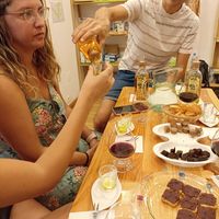Olive oil tasting with vegan appetizers at Seville Vegan Tours in Sevilla