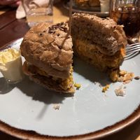 Yellow Burger Vegan 🌿  at The Scotsman in Varese