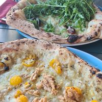 Mit Zucchinicreme und mit Artischockencreme at Pizza Quartier in Vienna