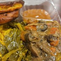 Jerk mushrooms were so delicious 😋 I'm very picky about my mushrooms and only like them fried but these were so delicious at Lively Up Icells in Stonecrest