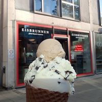 Straciatella and Earl Gray Blutorange at Eisbrunnen - Vegan Ice Cream in Munich