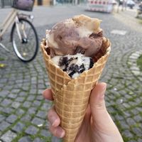 Two flavours + a little scoop to try  at Eisbrunnen - Vegan Ice Cream in Munich