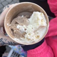 Zimt und Lemon Buiscuit   at Eisbrunnen - Vegan Ice Cream in Munich