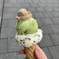stracciatella and matcha ice creamm  at Eisbrunnen - Vegan Ice Cream in Munich