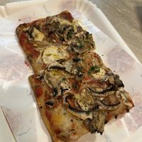 Mushroom pizza  at La Prezzemolina in Rome