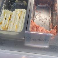 2 vegan flavor options at The Mason Jar Coffee & Gelato in Helen