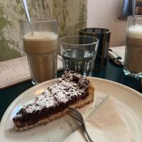 Schoko-Kirsch- Streuselkuchen   at Cafe Lozzi in Munich