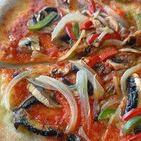 La triste pizza vegana at Il Limoncello in Madrid