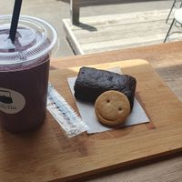 Cake and coffee at Oli−Oli in Ninohe