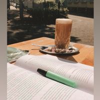 Iced Latte Macchiato mit Hafermilch  at café-mats in Karlsruhe