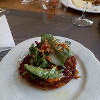 Kronetaler mit Wildkräutersalat at Das Anders in Koenigswinter