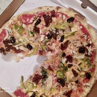 Vegan veggie on a signature crust  at Pizza SQRD in Amman