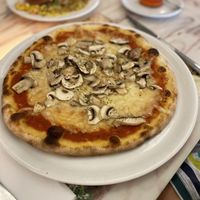 Pizza Funghi, Mittagsmenü  at Uno e più in Kriens