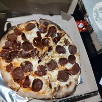 Pizza de peperoni at Salvaxe in Mexico City