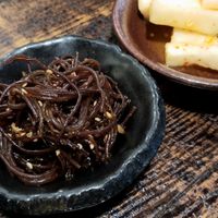 side dishes that come with a meal set at Kkot Bape Pida - 꽃 밥에 피다 A Flower Blossom on the Rice in Seoul