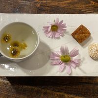 Flower tea and rice cake dessert   at Kkot Bape Pida - 꽃 밥에 피다 A Flower Blossom on the Rice in Seoul