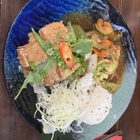 Tofu Steak auf salzig-süßer Erdnusssauce   at Kazoku Izakaya in Magdeburg