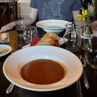 Tomatensoep en preisoep met vegan room  at Koaikers Huus in Buren