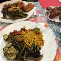 2 assiettes variées pour 2 personnes + pain/hummus : coût total 21€. at Alhambra in Milan