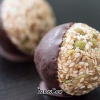 seedy bliss balls at Rawmbas in Nanaimo