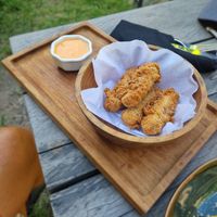 Knusprige Hähnchen Stifte mit scharfer majo at Kasto in Canggu