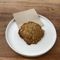 Galleta de avena y cacahuete   at umami in Madrid