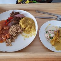 Diferentes preparaciones at ConSuLado Vegano in Lima