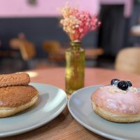 Lotus und Blueberry   at Sammys Berliner Donuts in Berlin