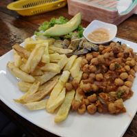 Soy meat, chickpeas and fries at Don Sanduchito in Puerto Villamil