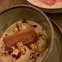 Fresh mochi and pistachio ice cream bowl at Meet Vegano in Malaga