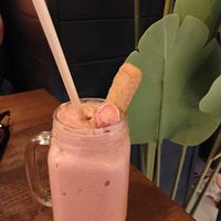 Strawberry milkshake at Meet Vegano in Malaga