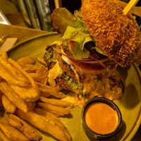 Crunchy burger at Meet Vegano in Malaga