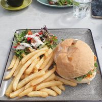 Vegan not-chicken burger and a vegetarian tart at Yarra Glen Cafe in Yarra Glen