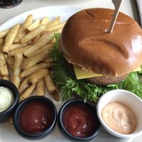 Fandt ud af at remouladen ikke var vegansk. Men resten var.  at Café Larsen in Lemvig