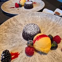 Desserts moulleux and sorbet at Vege•ta•ble in Wortegem-petegem