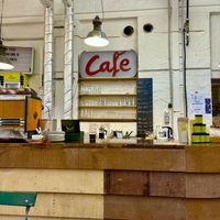 Blick auf die Café-Theke  at Plagwitz Samstags Markt in Leipzig