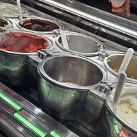 Fragola, cioccolato fondante & pistachio at Gelateria Ballini in Verona