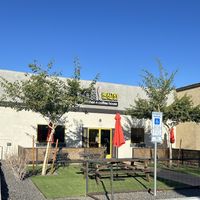 Outside seatingg  at D'Lite Healthy On The Go in Phoenix