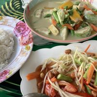 Green curry and papaya salad  at Jeng Noodle Thai Food & Vegetarian Food  in Bangkok