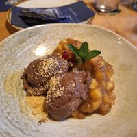 Das Dessert des Winters , Schokoladenmousse mit Apfel-Zimt Ragout at Hausbrauerei im Domhof in Speyer