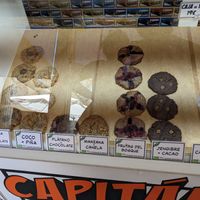 Labeled vegan cookies at Capitán Cookie in Cadiz
