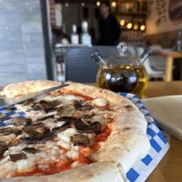 Pizza Vegana de Champiñones   at Lazzaroni in San Andres Cholula