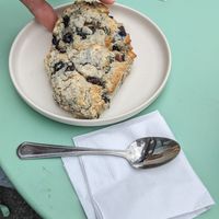  at lu & i in Montreal