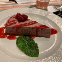 Vegan raspberry "cheesecake" with cashew nuts (2.290 Ft) at Menza in Budapest